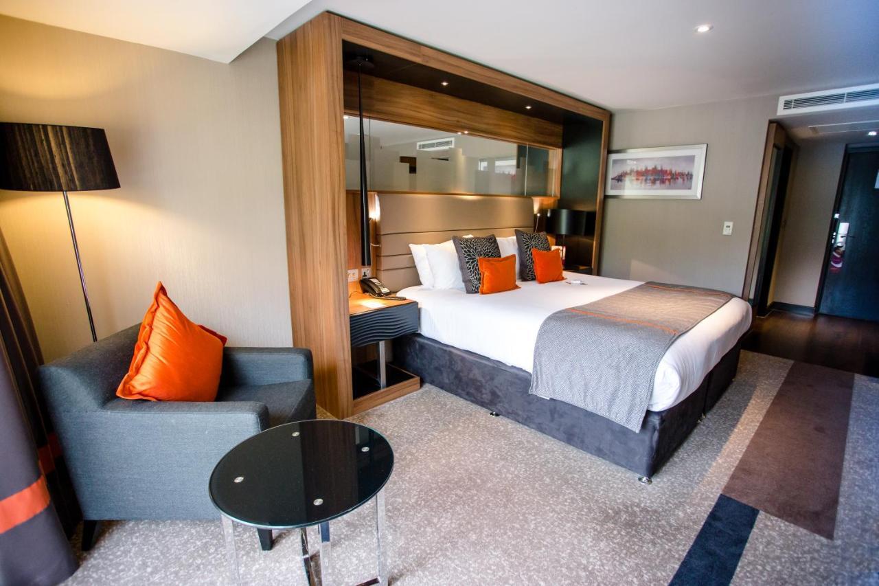 Crowne Plaza Gerrards Cross By Ihg Hotel Бекънсфийлд Екстериор снимка
