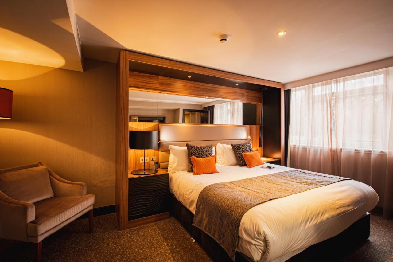 Crowne Plaza Gerrards Cross By Ihg Hotel Бекънсфийлд Екстериор снимка