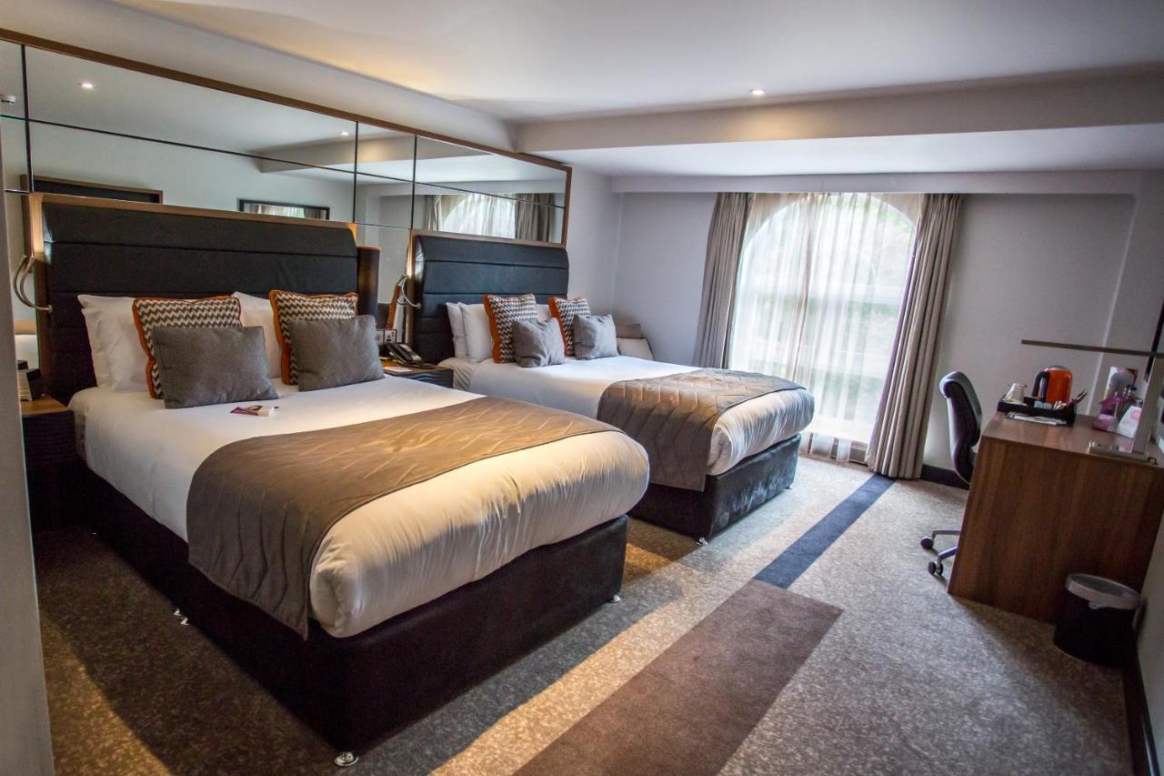 Crowne Plaza Gerrards Cross By Ihg Hotel Бекънсфийлд Екстериор снимка