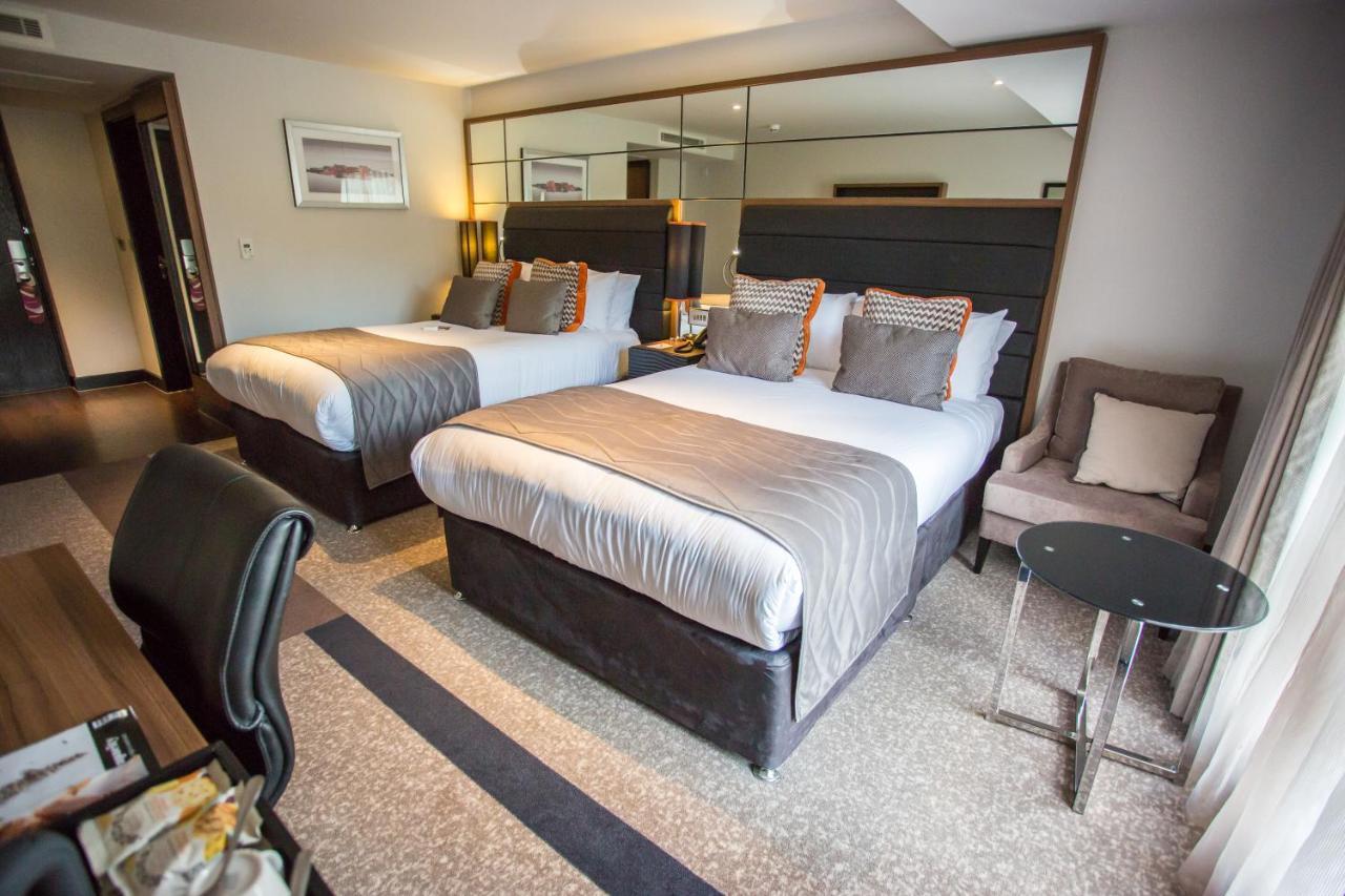Crowne Plaza Gerrards Cross By Ihg Hotel Бекънсфийлд Екстериор снимка