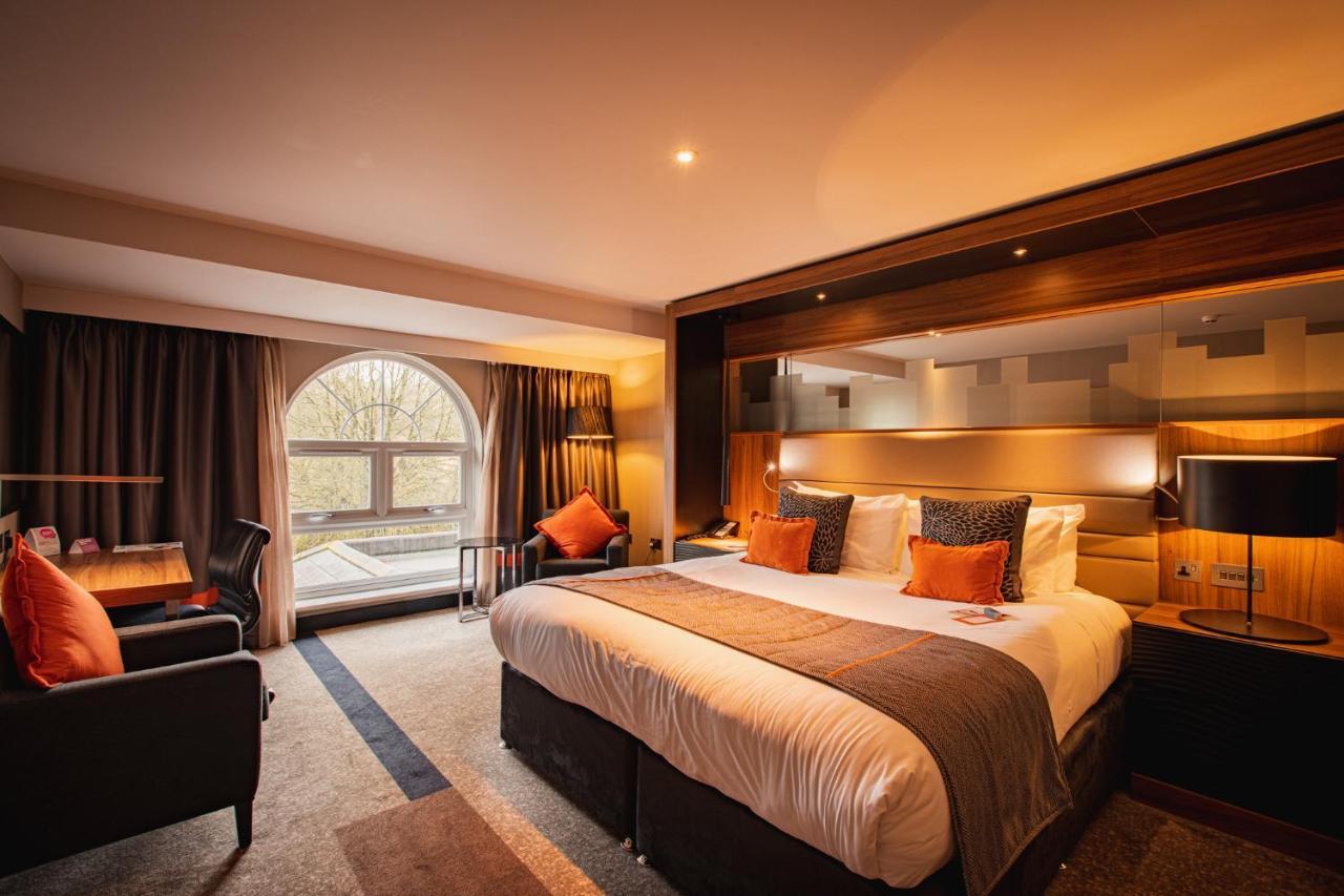 Crowne Plaza Gerrards Cross By Ihg Hotel Бекънсфийлд Екстериор снимка