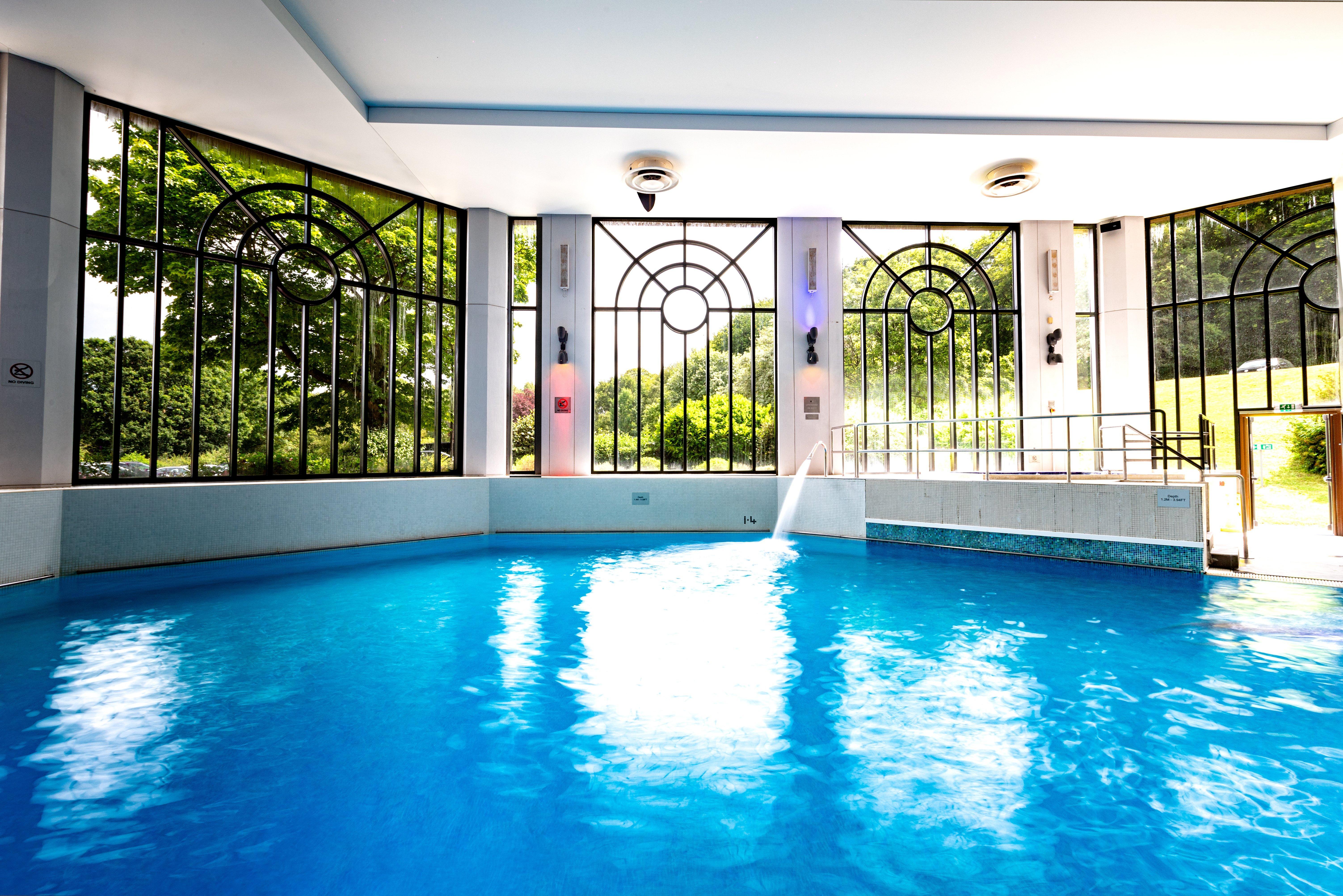 Crowne Plaza Gerrards Cross By Ihg Hotel Бекънсфийлд Екстериор снимка