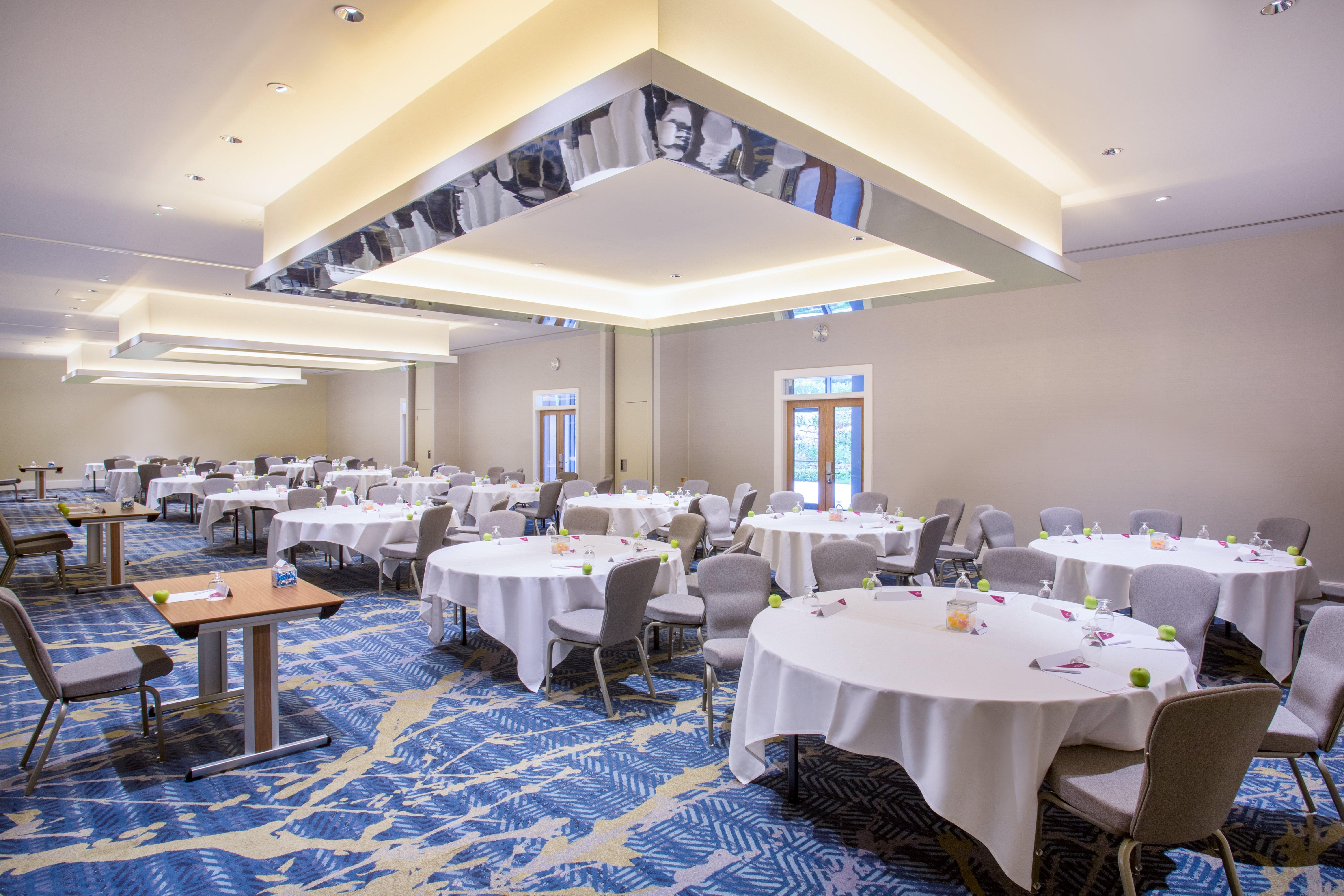 Crowne Plaza Gerrards Cross By Ihg Hotel Бекънсфийлд Екстериор снимка