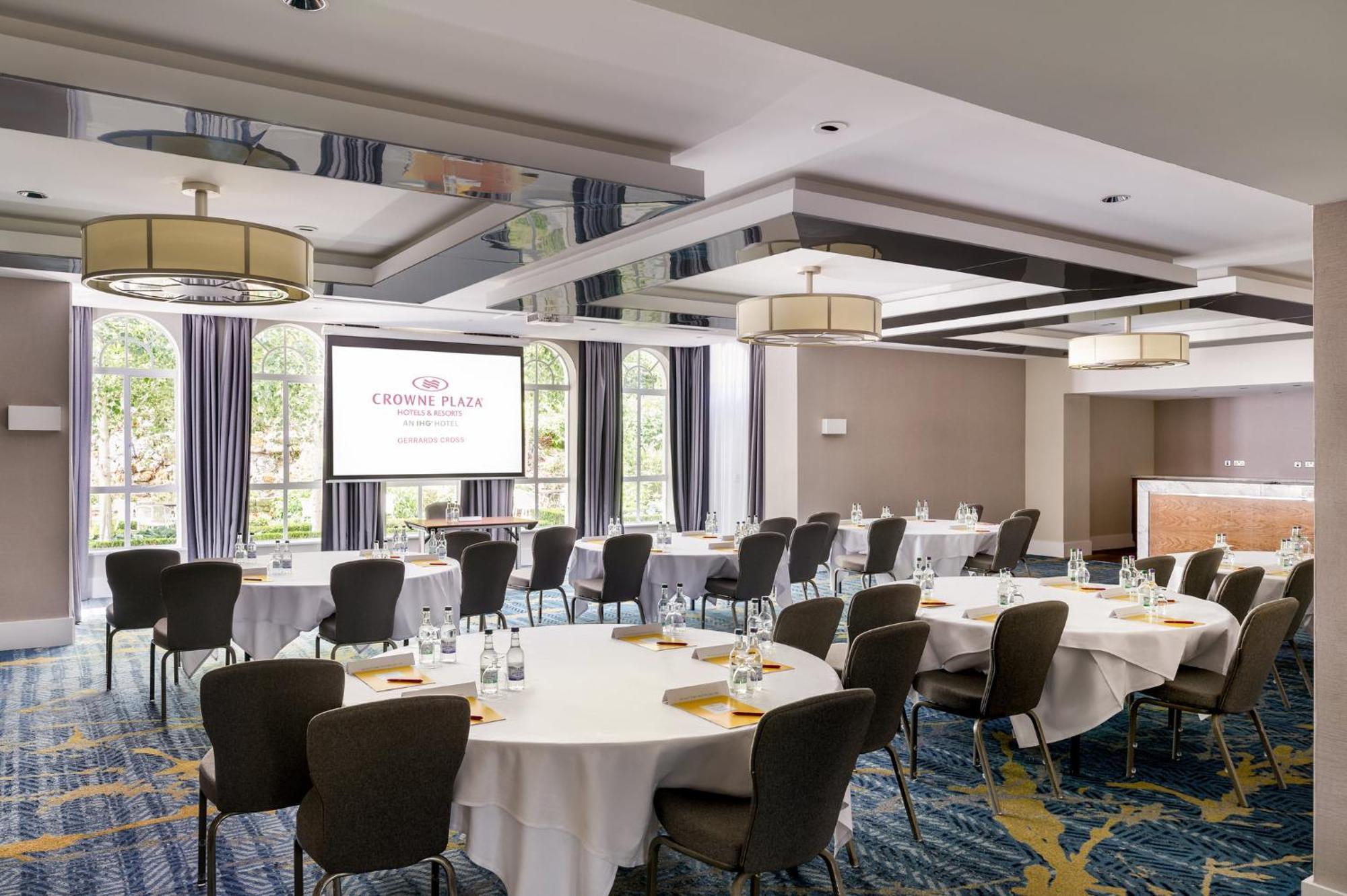 Crowne Plaza Gerrards Cross By Ihg Hotel Бекънсфийлд Екстериор снимка