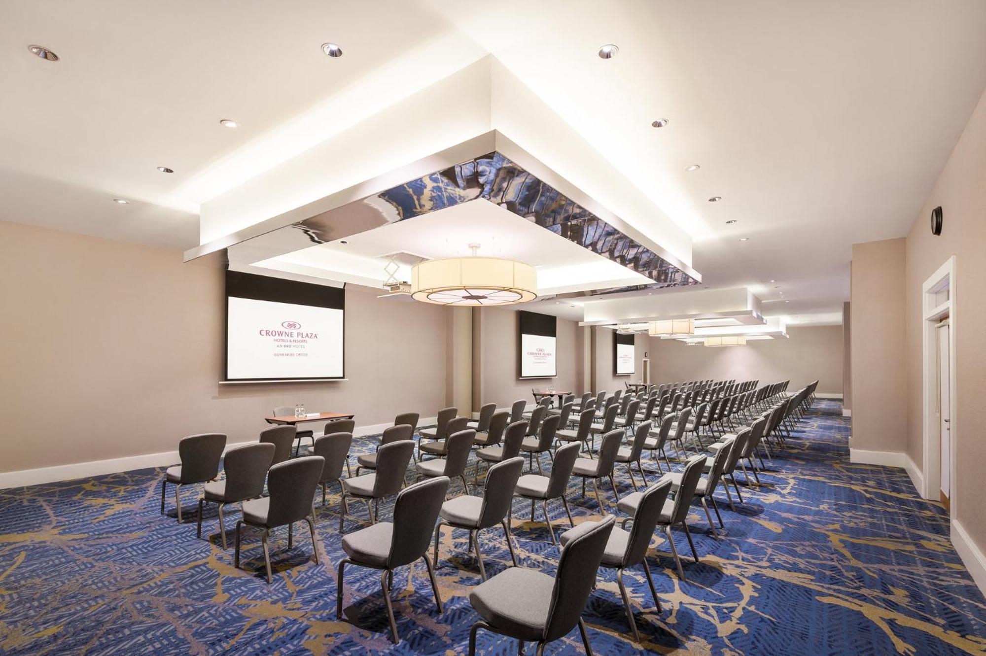Crowne Plaza Gerrards Cross By Ihg Hotel Бекънсфийлд Екстериор снимка