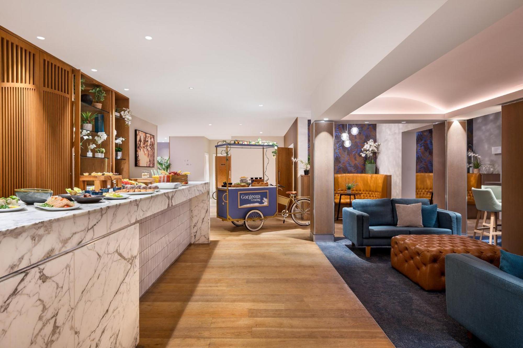 Crowne Plaza Gerrards Cross By Ihg Hotel Бекънсфийлд Екстериор снимка