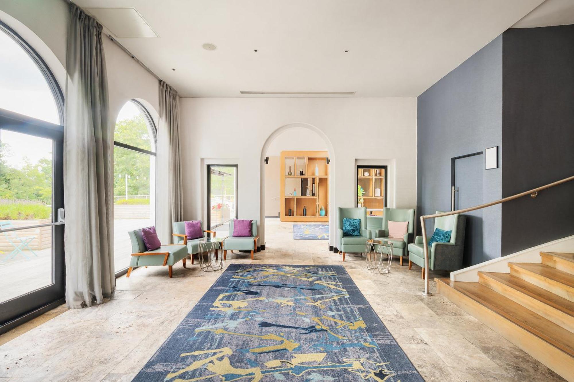 Crowne Plaza Gerrards Cross By Ihg Hotel Бекънсфийлд Екстериор снимка