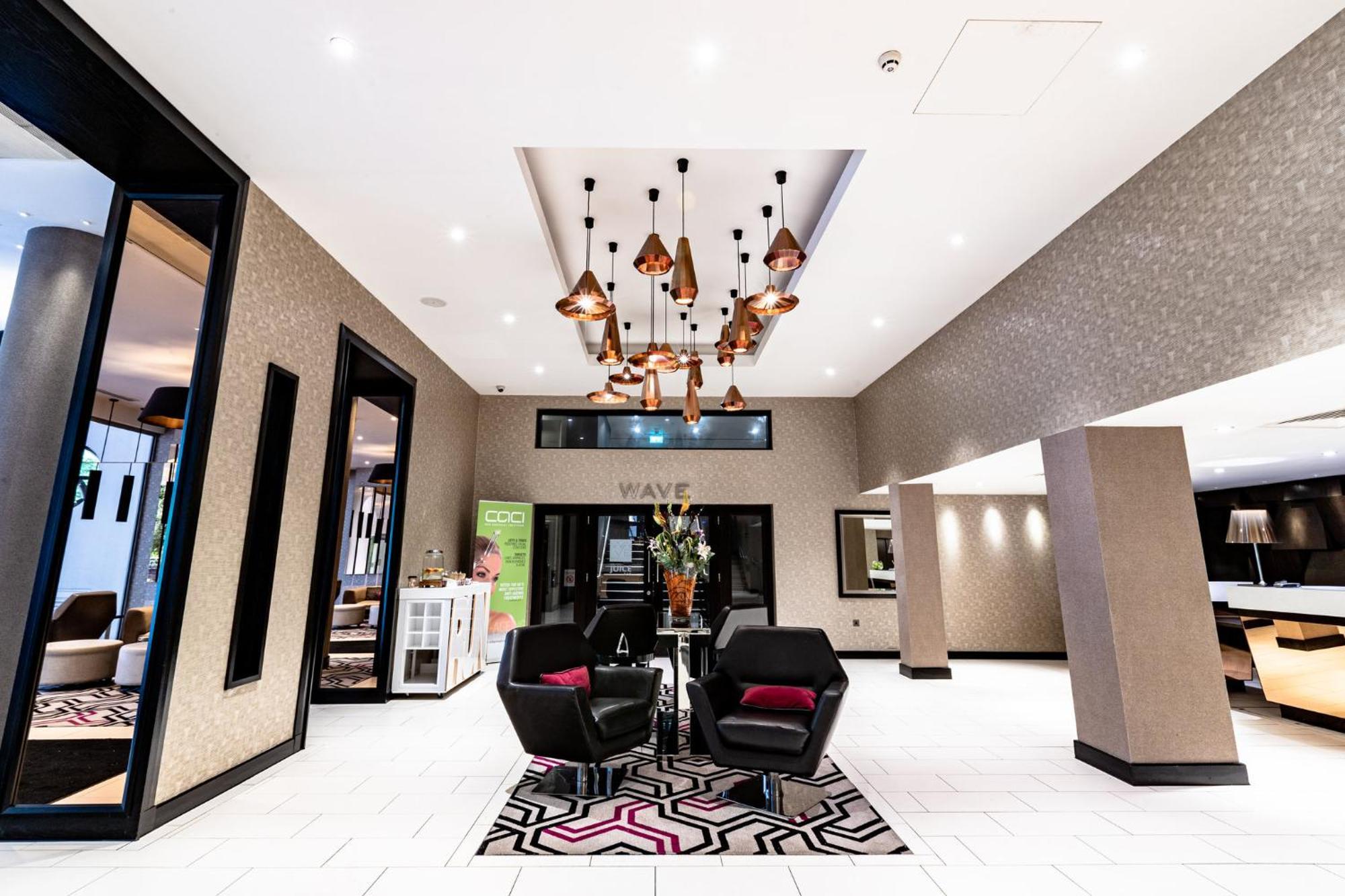 Crowne Plaza Gerrards Cross By Ihg Hotel Бекънсфийлд Екстериор снимка